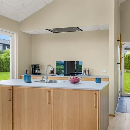 Illona - 200m From The Sea By Interhome *