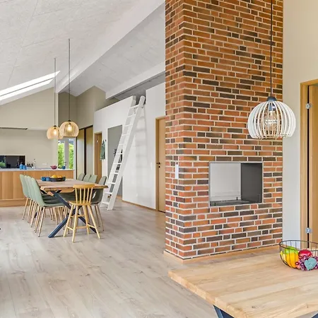 Illona - 200m From The Sea By Interhome *